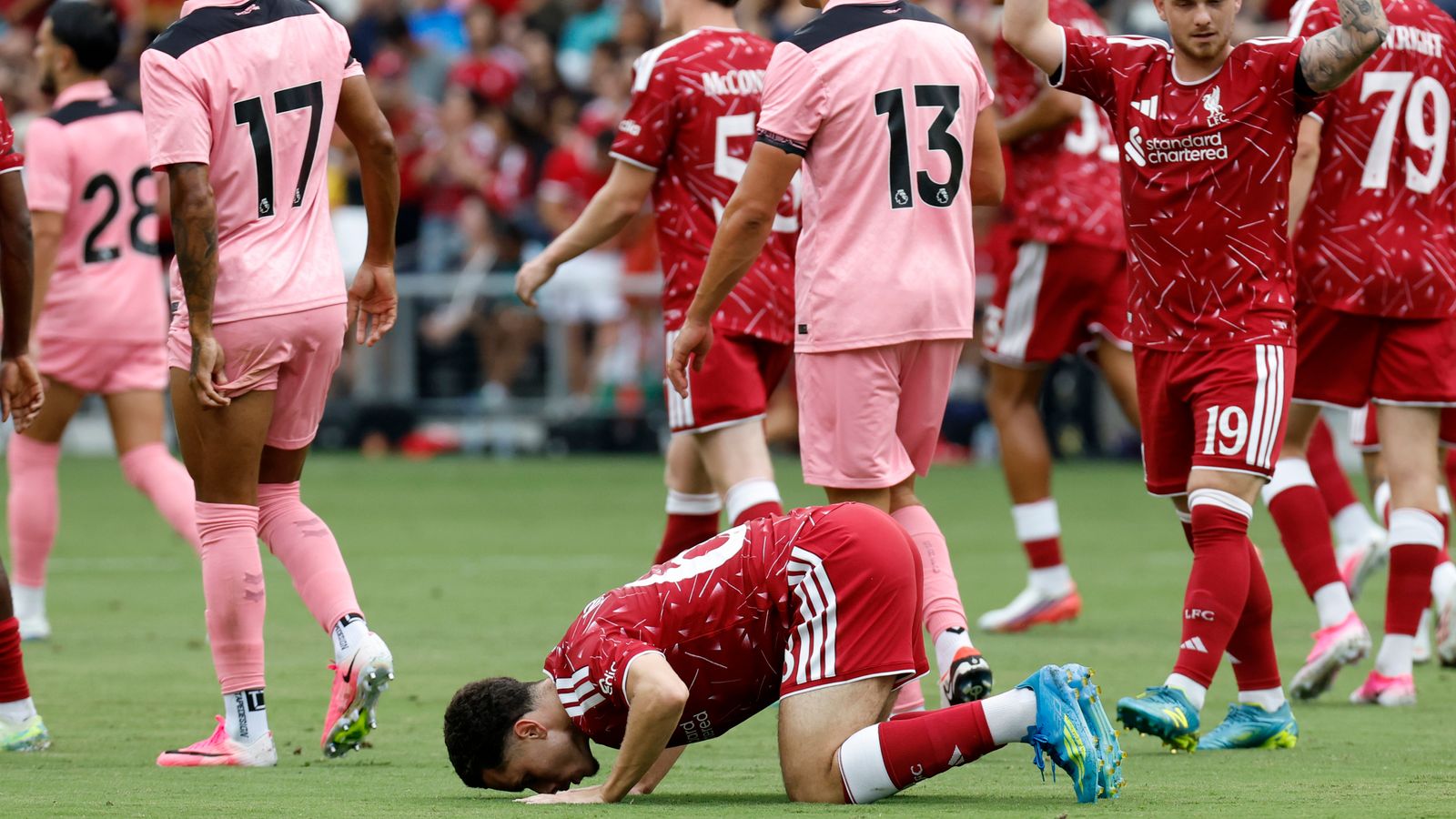 利物浦4-2战胜桑德兰：安东尼·伊拉奥拉作为红军主教练迎来胜利开局