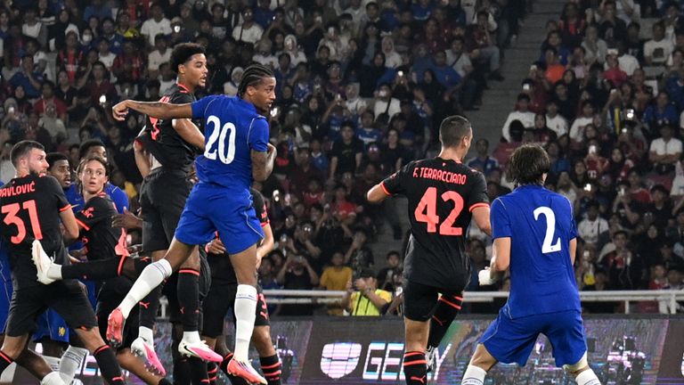 切尔西3-0战胜AC米兰：若昂·佩德罗双响炮助球队重回胜利轨道